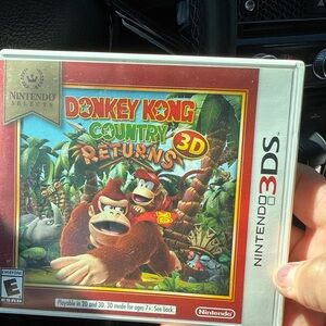 Nintendo 3DS Donkey Kong Country Returns 3D - Vibrant Adventure